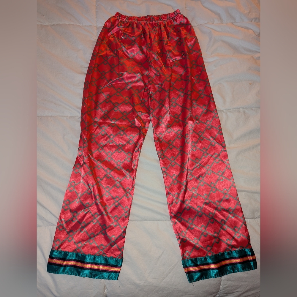 👑Super cute pajamas size small - Picture 5 of 10
